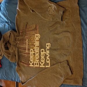 GLMR KLLS 'Keep breathing keep loving' girls hoodie M